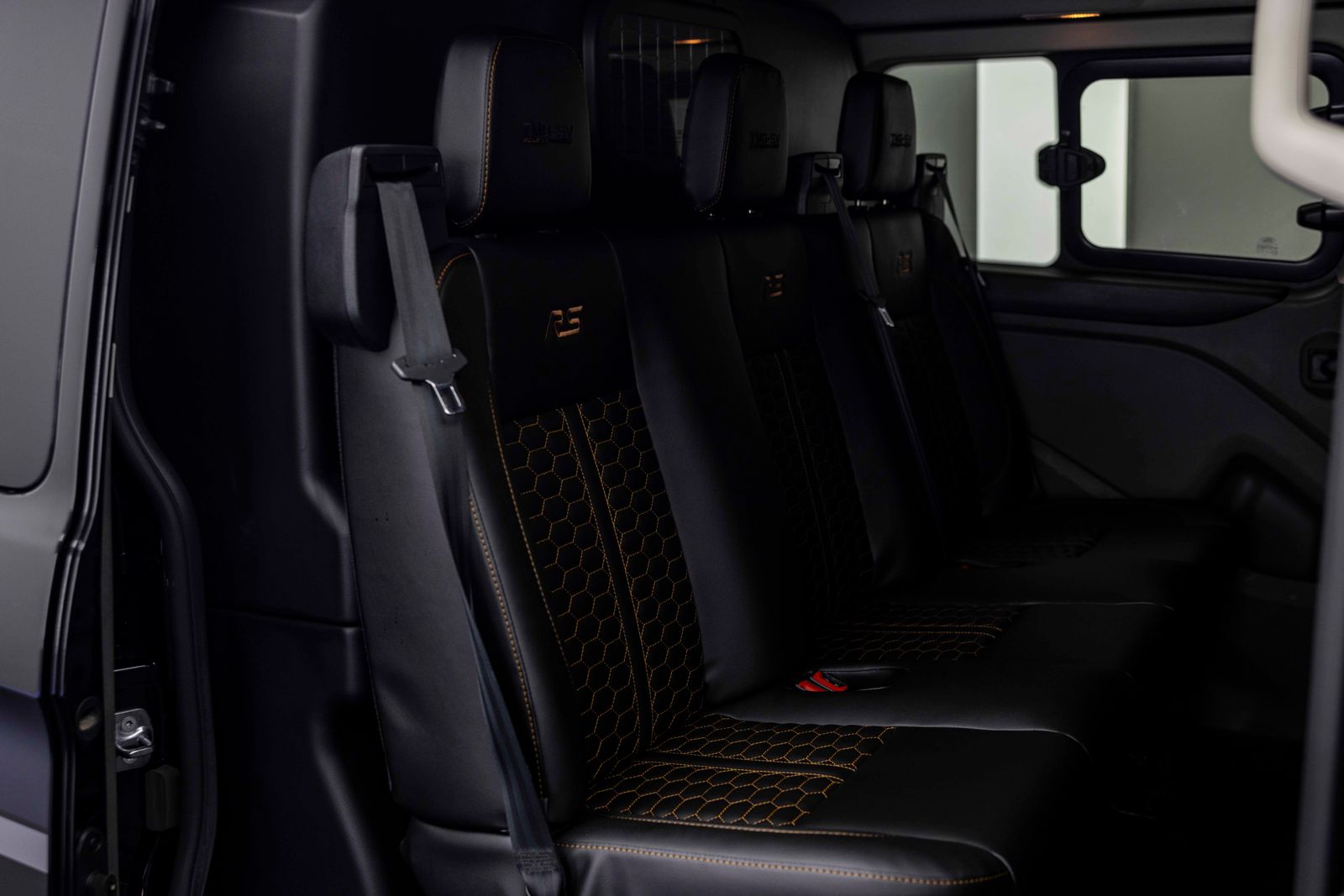 Ford Transit Custom 2.0 300 TRANSIT CUSTOM Limited Crew Van Double Cab 5dr Diesel Manual L1 H1 Euro 6 6 SEAT 170PS TMG RS SPORT 5dr Manual 2025