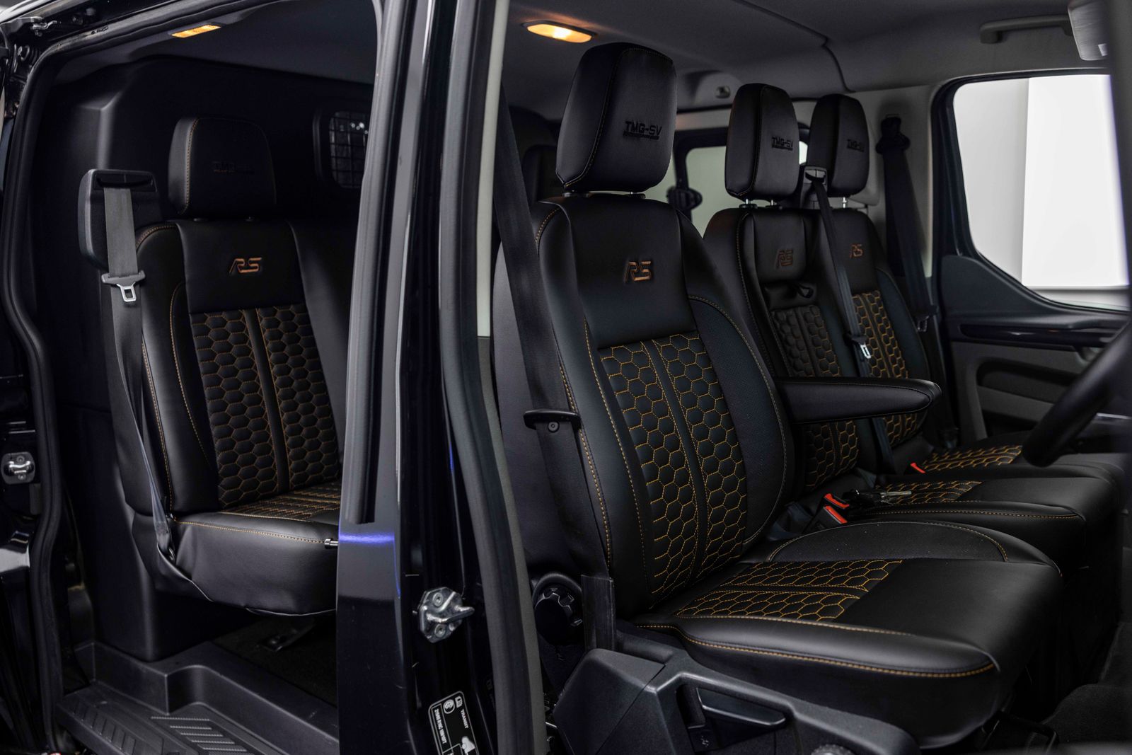 Ford Transit Custom 2.0 300 TRANSIT CUSTOM Limited Crew Van Double Cab 5dr Diesel Manual L1 H1 Euro 6 6 SEAT 170PS TMG RS SPORT 5dr Manual 2025