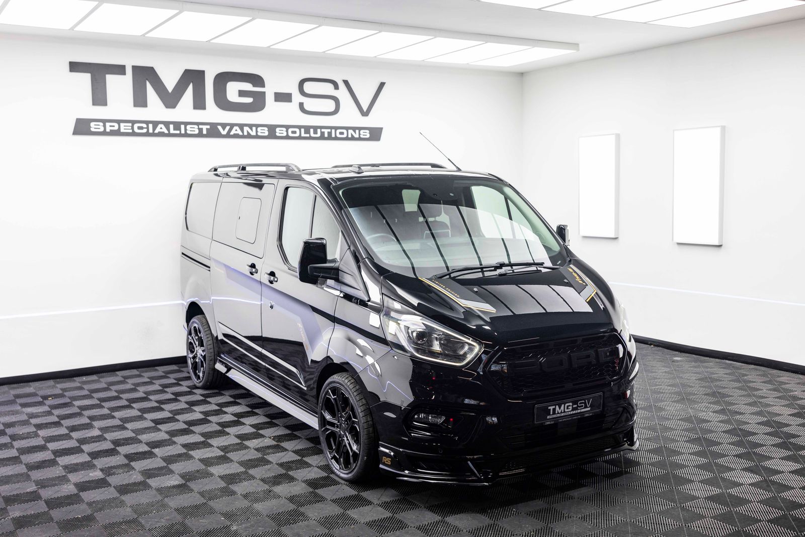 Ford Transit Custom 2.0 300 TRANSIT CUSTOM Limited Crew Van Double Cab 5dr Diesel Manual L1 H1 Euro 6 6 SEAT 170PS TMG RS SPORT 5dr Manual 2025