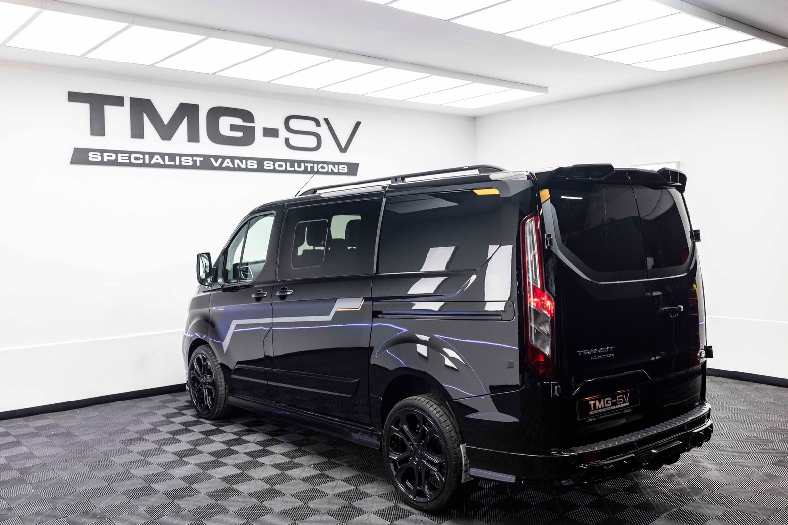Ford Transit Custom 2.0 300 TRANSIT CUSTOM Limited Crew Van Double Cab 5dr Diesel Manual L1 H1 Euro 6 6 SEAT 170PS TMG RS SPORT 5dr Manual 2025