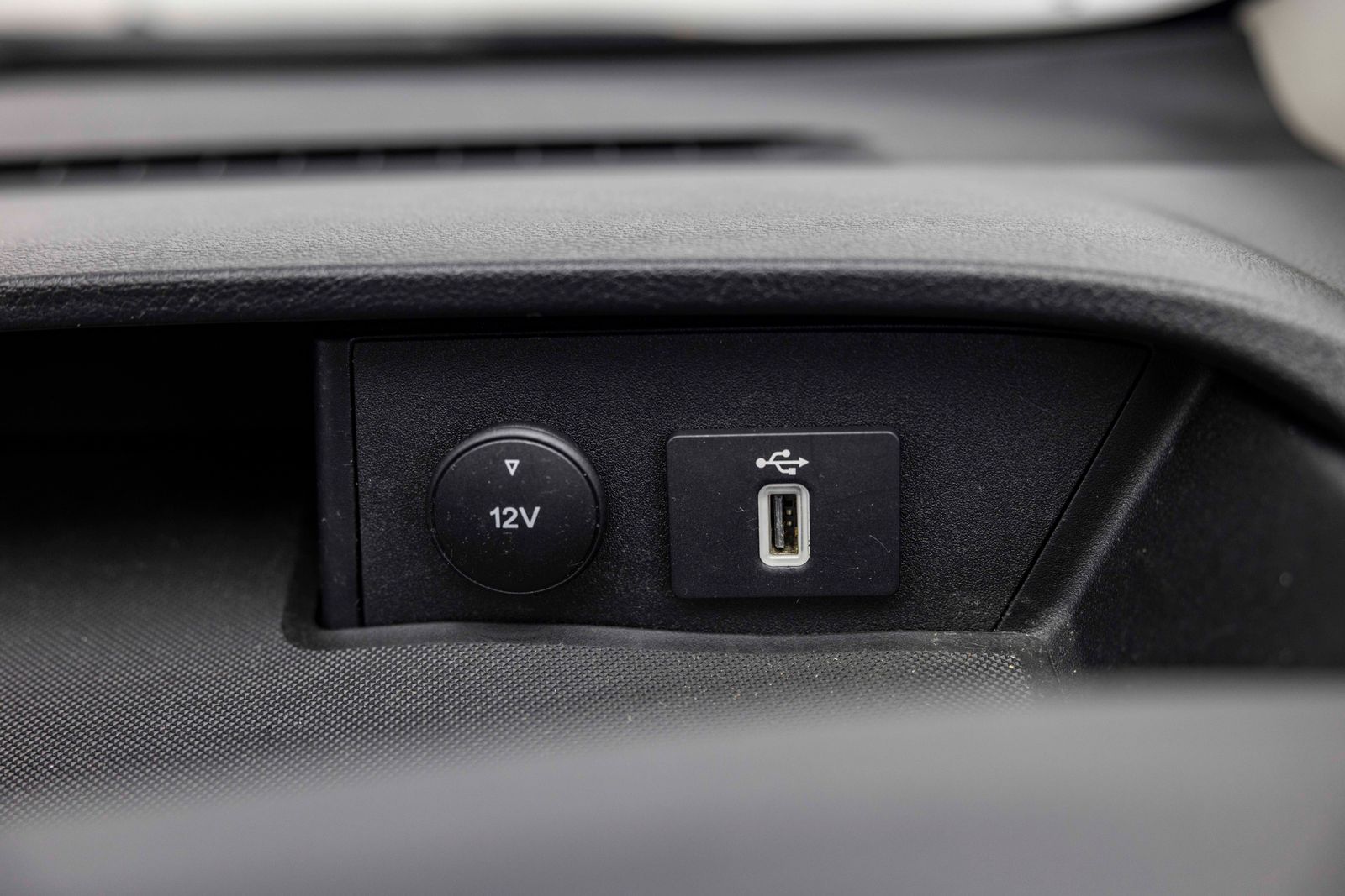 Ford Transit Custom 2.0 300 TRANSIT CUSTOM Limited Crew Van Double Cab 5dr Diesel Manual L1 H1 Euro 6 6 SEAT 170PS TMG RS SPORT 5dr Manual 2025