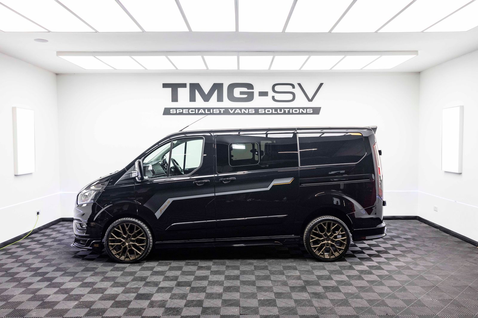 Ford Transit Custom 2.0 320 EcoBlue Limited Crew Van Double Cab 5dr Diesel Auto L1 H1 Euro 6 185PS TMG RS SPORT 5dr Automatic 2025