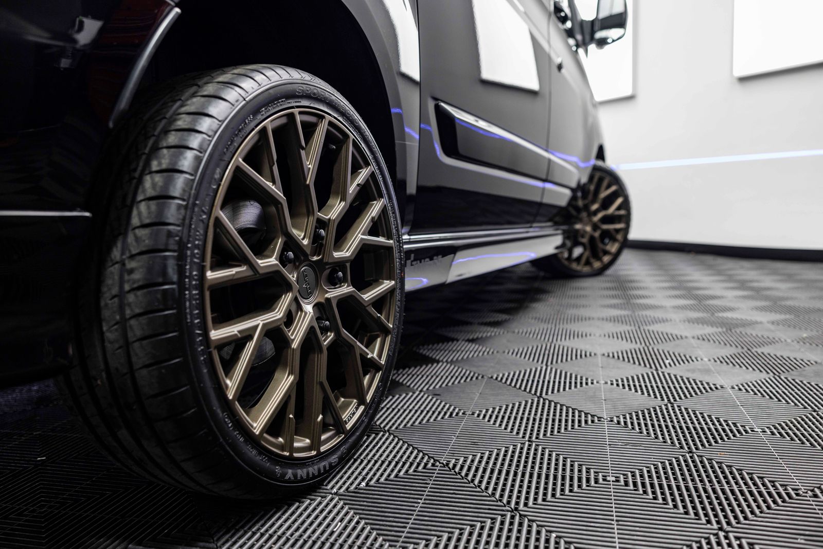 Ford Transit Custom 2.0 320 EcoBlue Limited Crew Van Double Cab 5dr Diesel Auto L1 H1 Euro 6 185PS TMG RS SPORT 5dr Automatic 2025