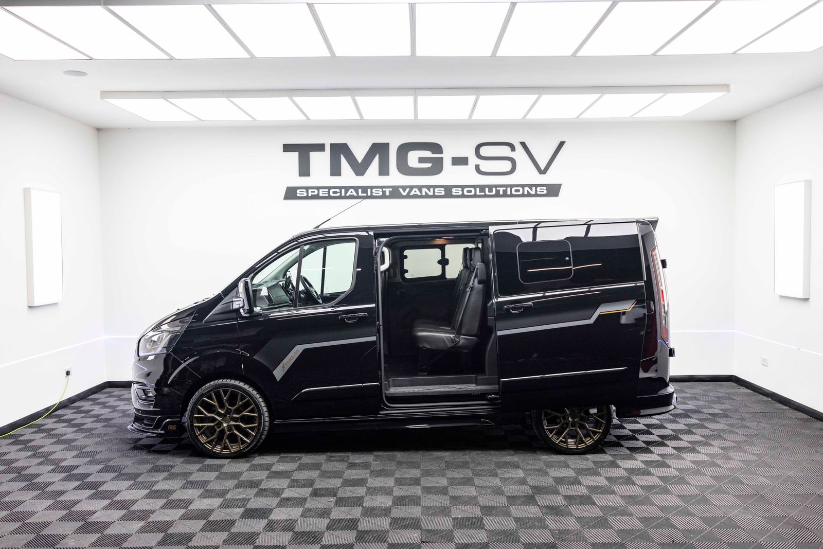 Ford Transit Custom 2.0 320 EcoBlue Limited Crew Van Double Cab 5dr Diesel Auto L1 H1 Euro 6 185PS TMG RS SPORT 5dr Automatic 2025