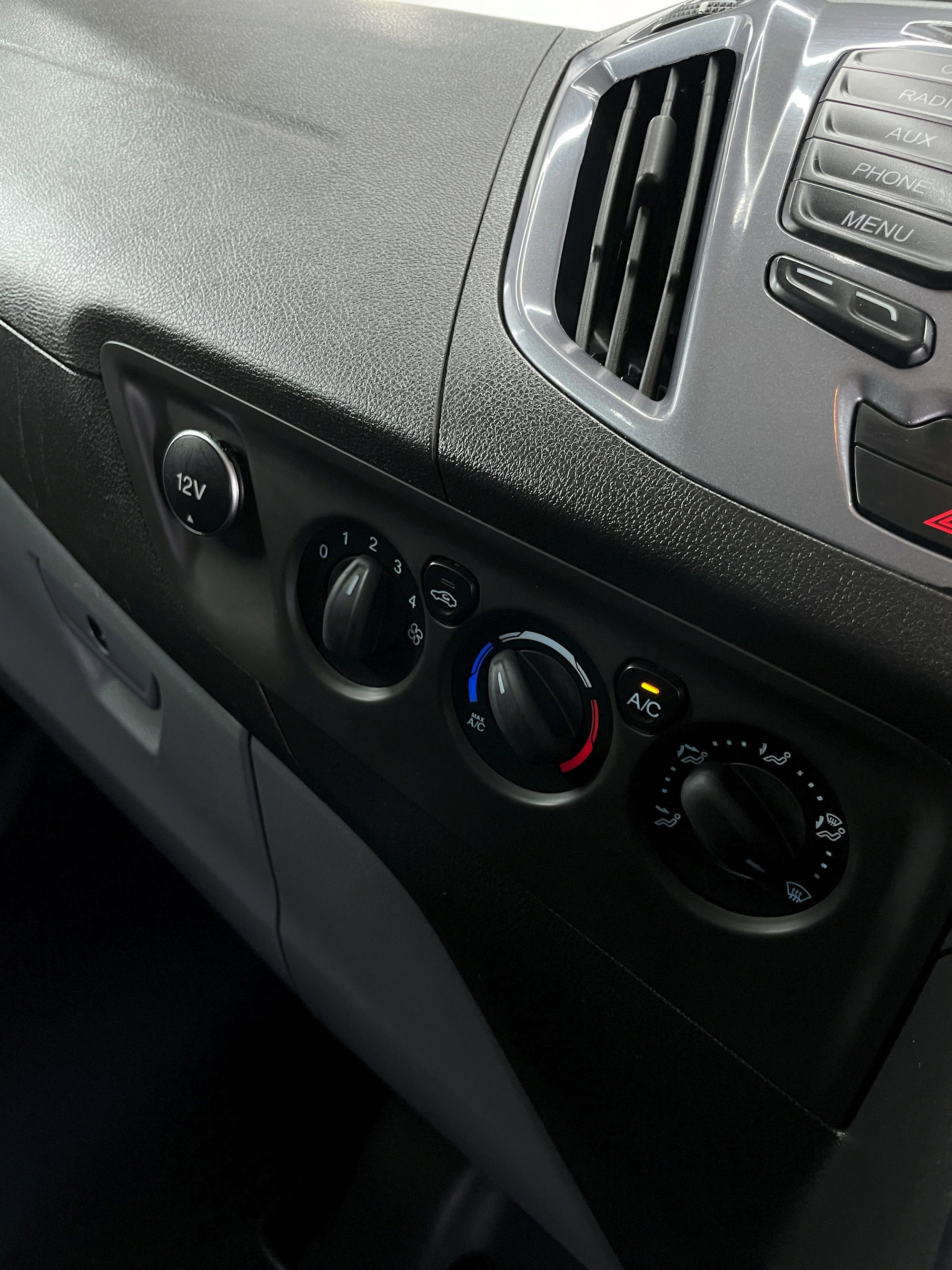Ford Transit Custom 270 LIMITED LR P/V 0dr Manual 2026
