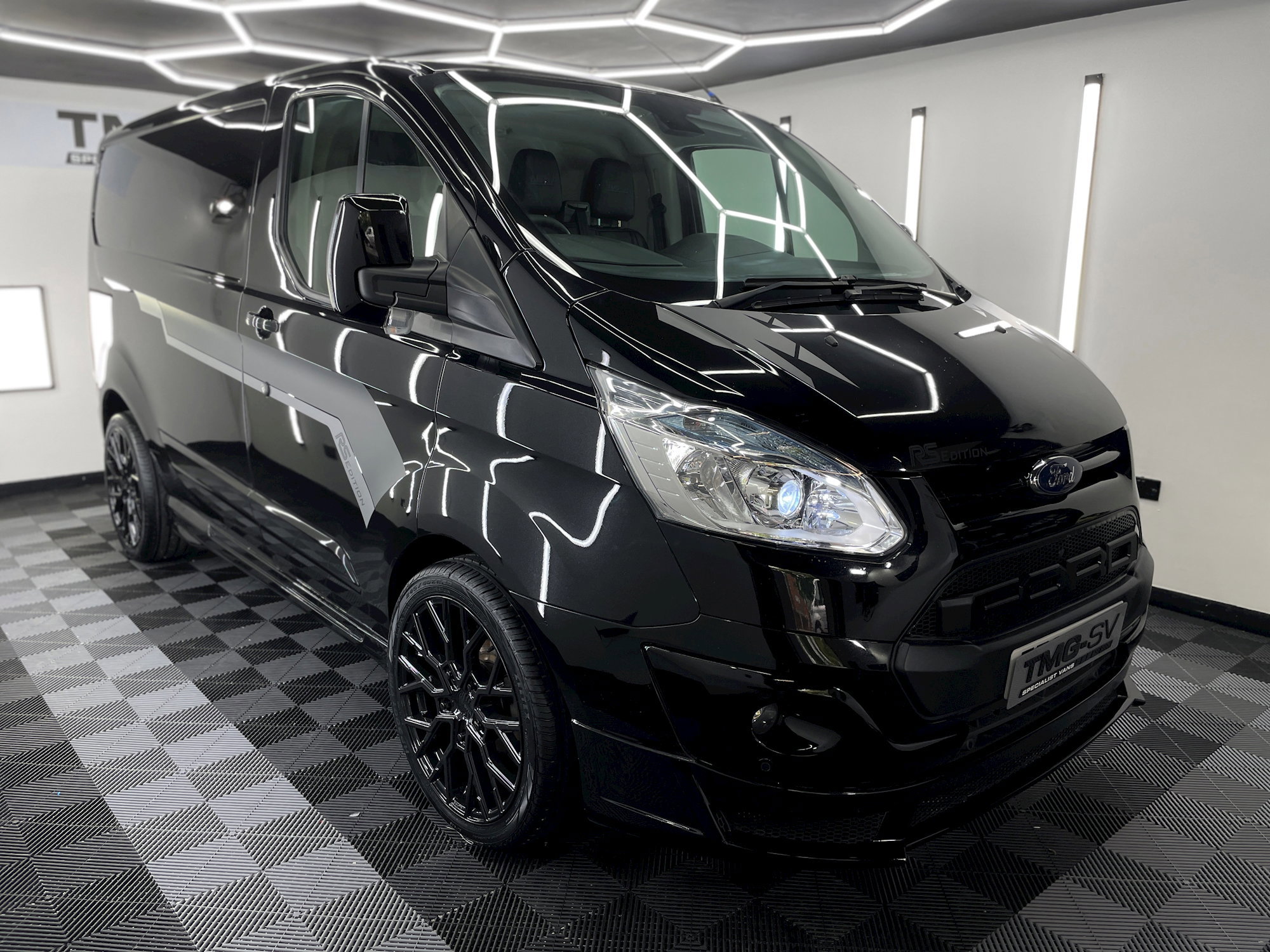 Ford Transit Custom 270 LIMITED LR P/V 0dr Manual 2026