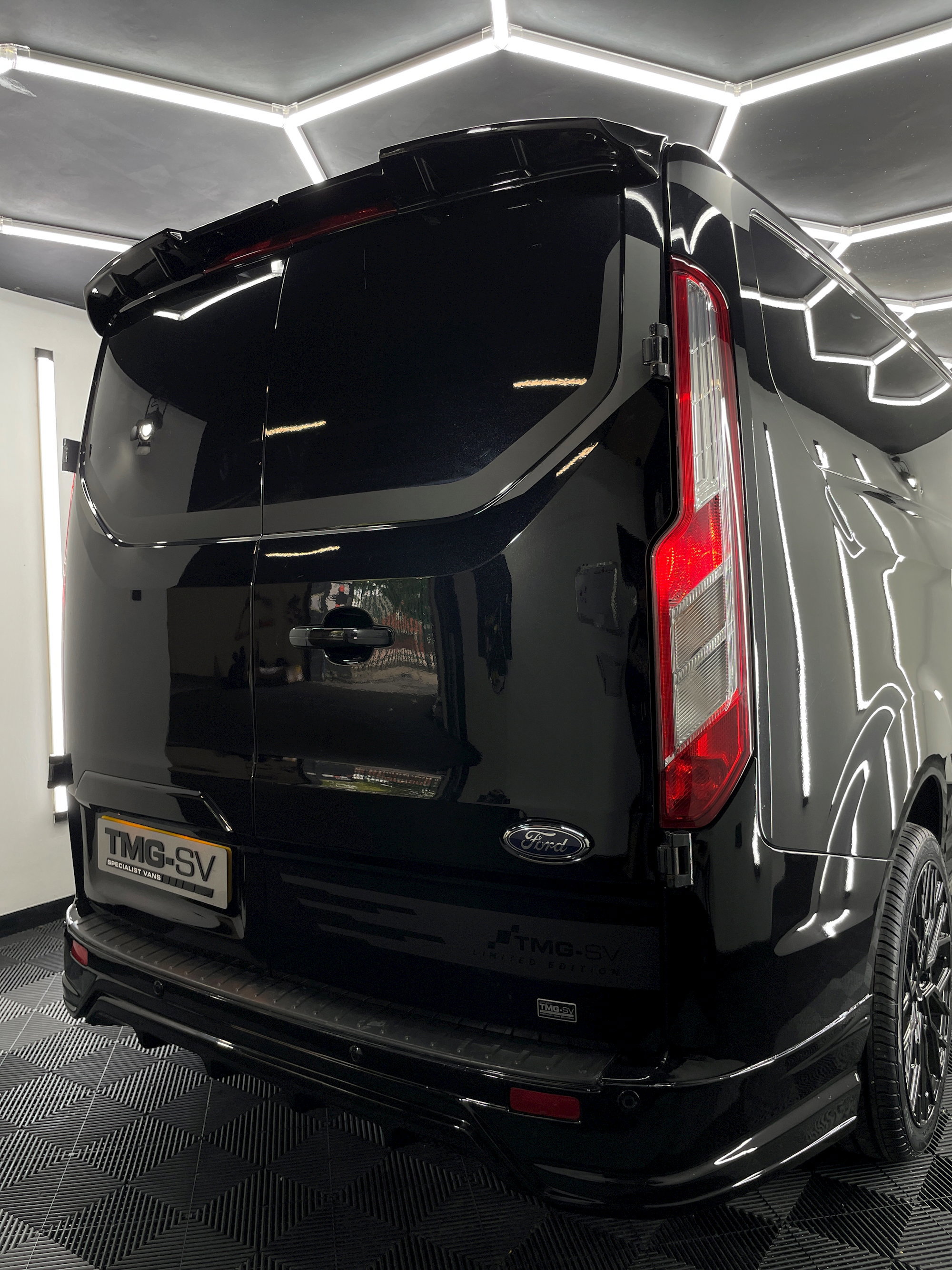 Ford Transit Custom 270 LIMITED LR P/V 0dr Manual 2026