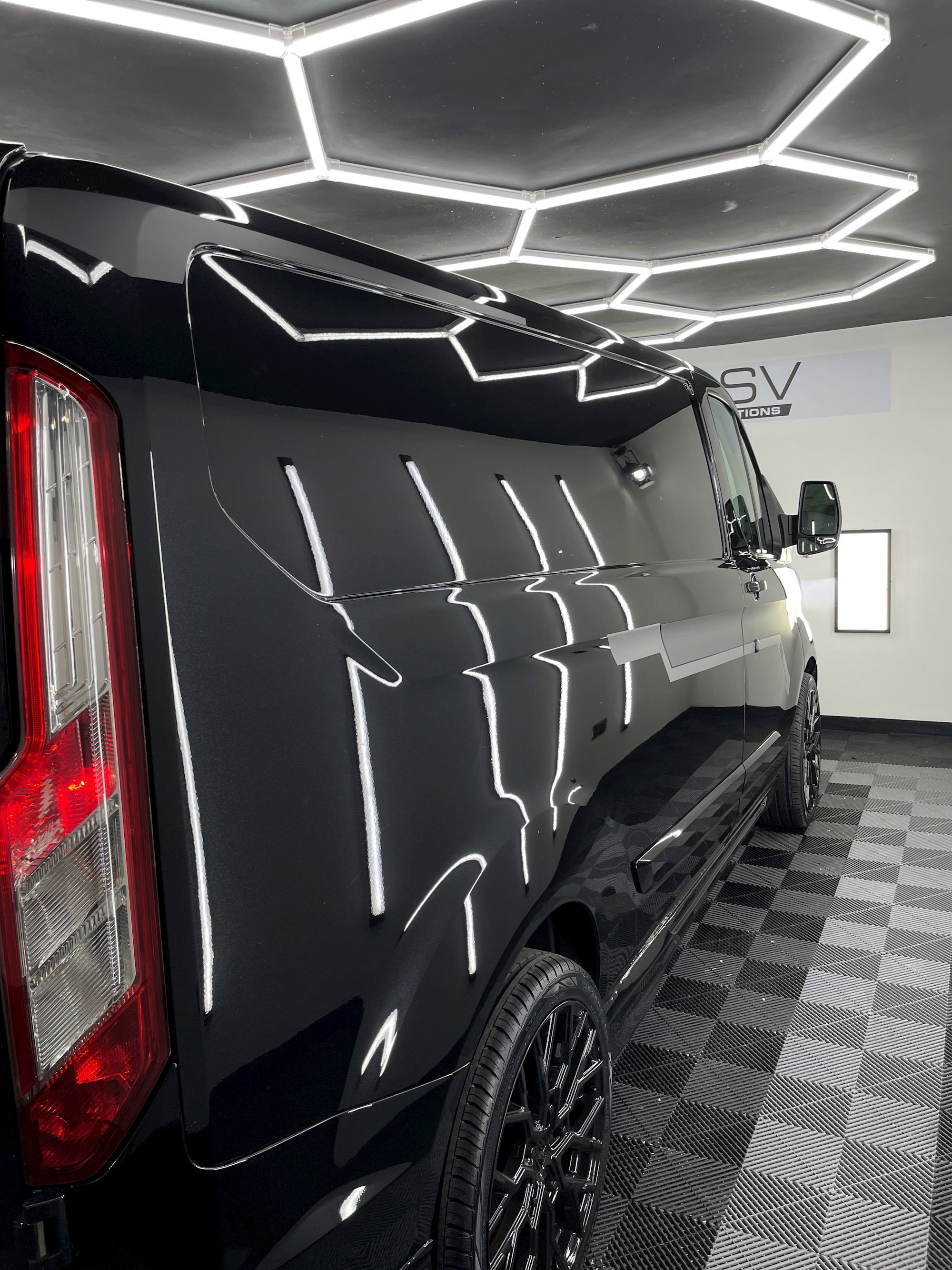 Ford Transit Custom 270 LIMITED LR P/V 0dr Manual 2026
