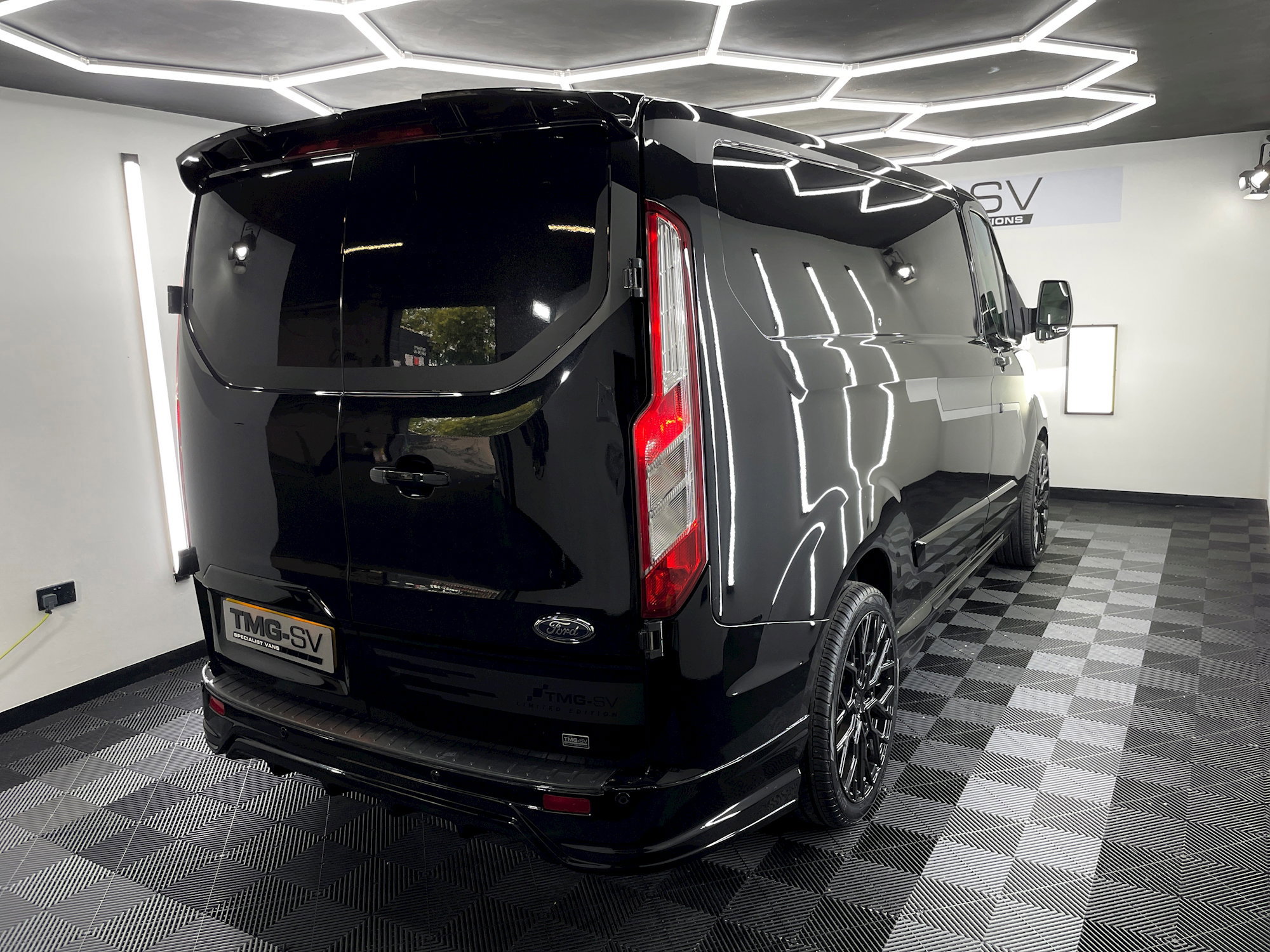 Ford Transit Custom 270 LIMITED LR P/V 0dr Manual 2026