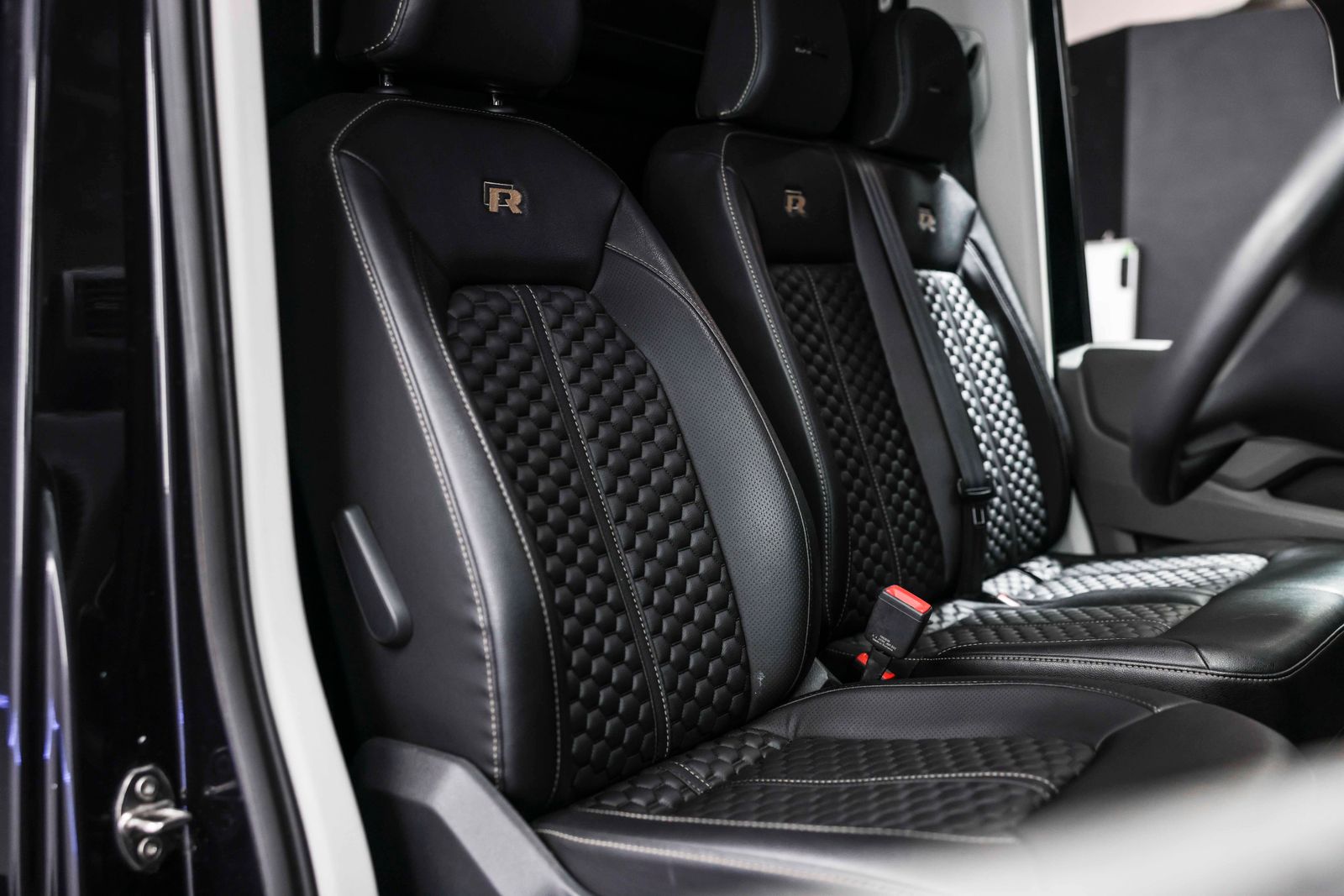 Man Tge 2.0 3140d LION XS Panel Van 5dr Diesel Manual FWD LWB High Roof Euro 6 (s/s) (140 ps) CRAFTER 5dr Manual 2026