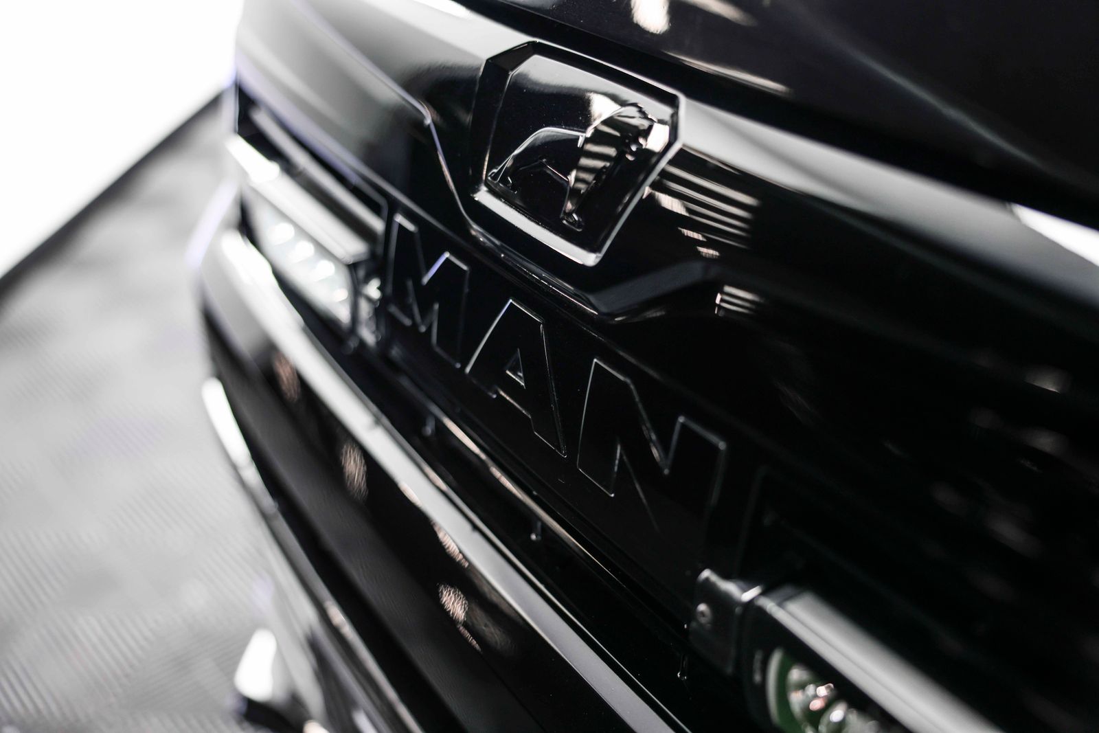 Man Tge 2.0 3140d LION XS Panel Van 5dr Diesel Manual FWD LWB High Roof Euro 6 (s/s) (140 ps) CRAFTER 5dr Manual 2026