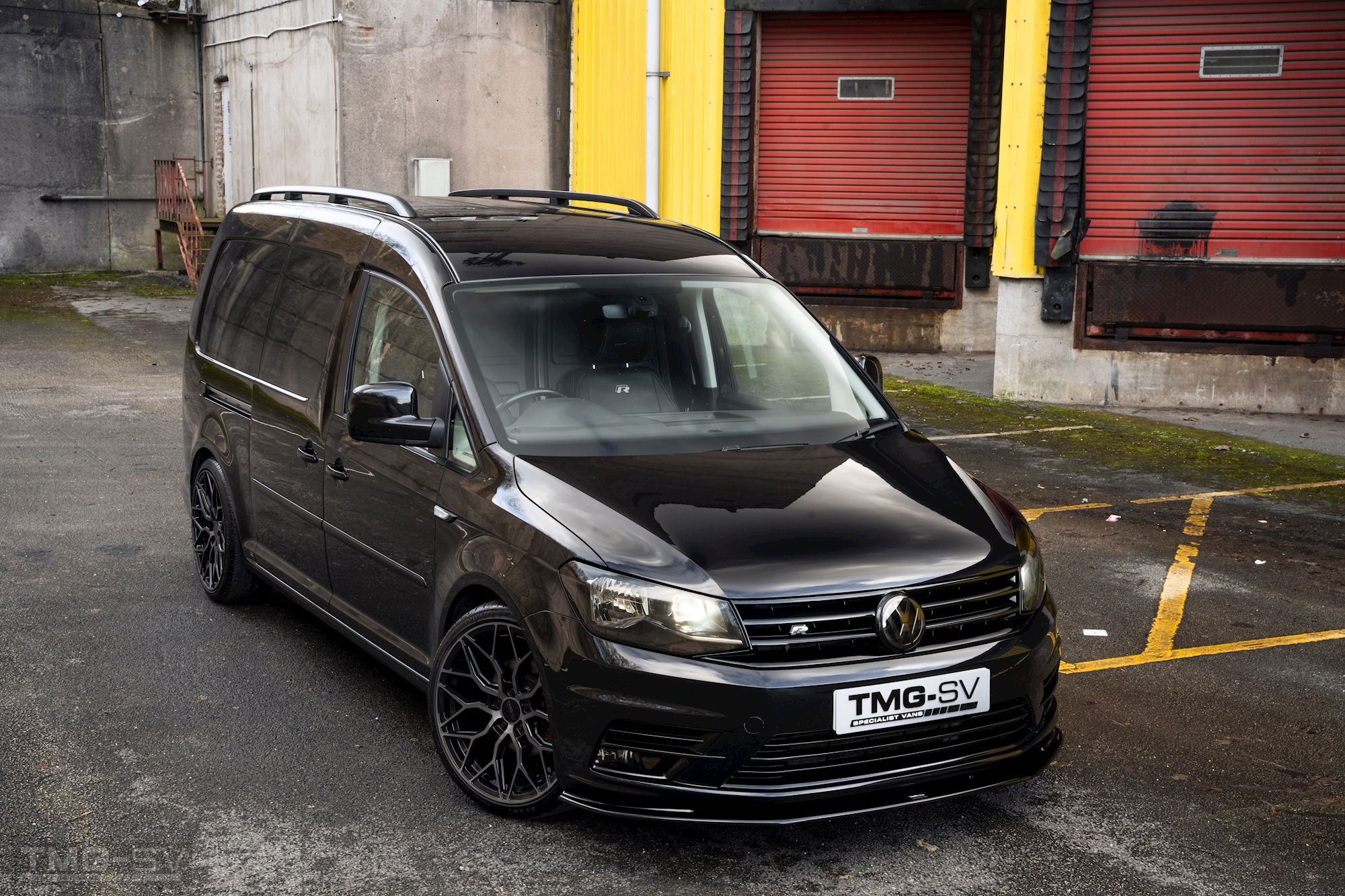 Black store volkswagen caddy