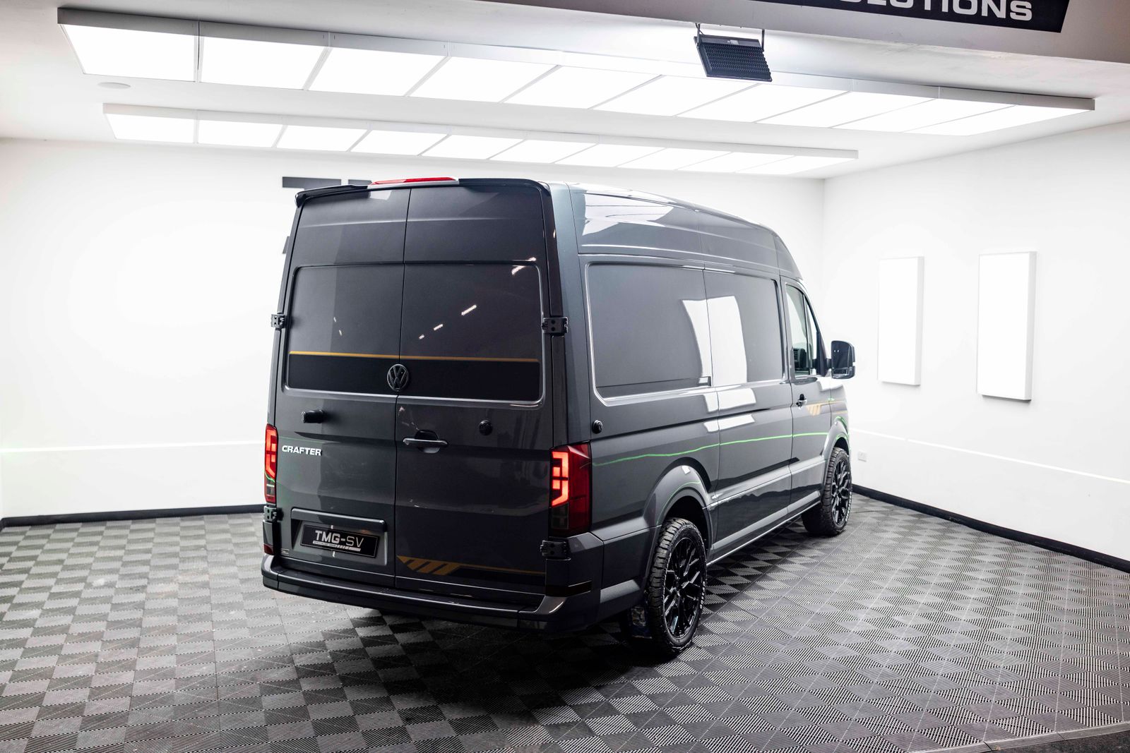 Volkswagen Crafter 2.0 TDI CRAFTER TMG R Trendline Panel Van 5dr Diesel Manual FWD MWB Euro 6 (s/s) (140 ps) 5dr Manual 2026