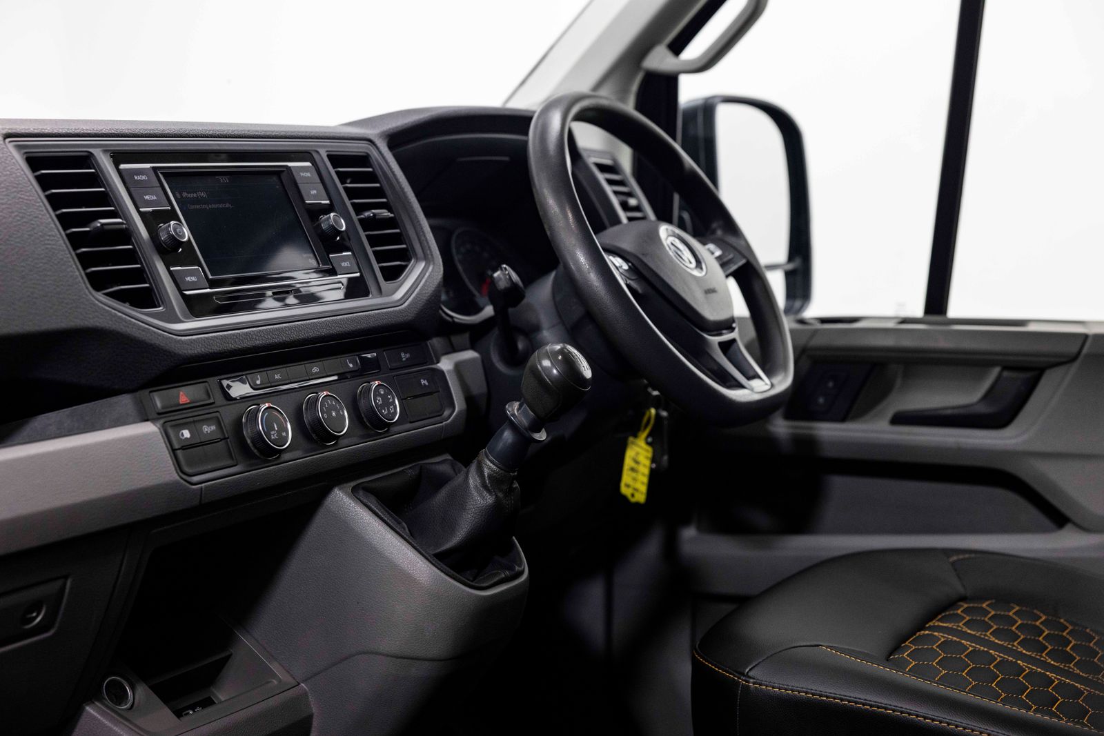 Volkswagen Crafter 2.0 TDI CRAFTER TMG R Trendline Panel Van 5dr Diesel Manual FWD MWB Euro 6 (s/s) (140 ps) 5dr Manual 2026