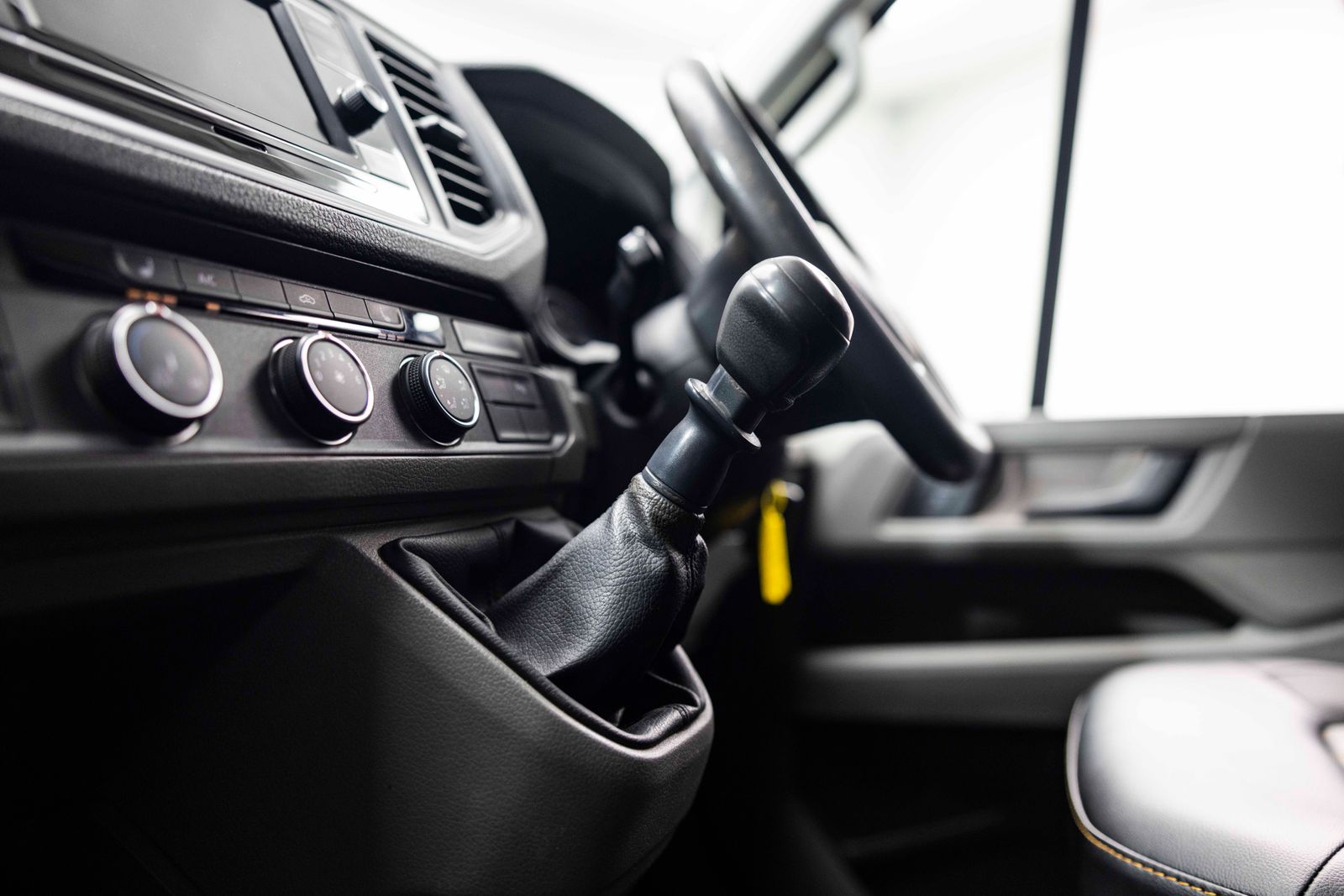 Volkswagen Crafter 2.0 TDI CRAFTER TMG R Trendline Panel Van 5dr Diesel Manual FWD MWB Euro 6 (s/s) (140 ps) 5dr Manual 2026