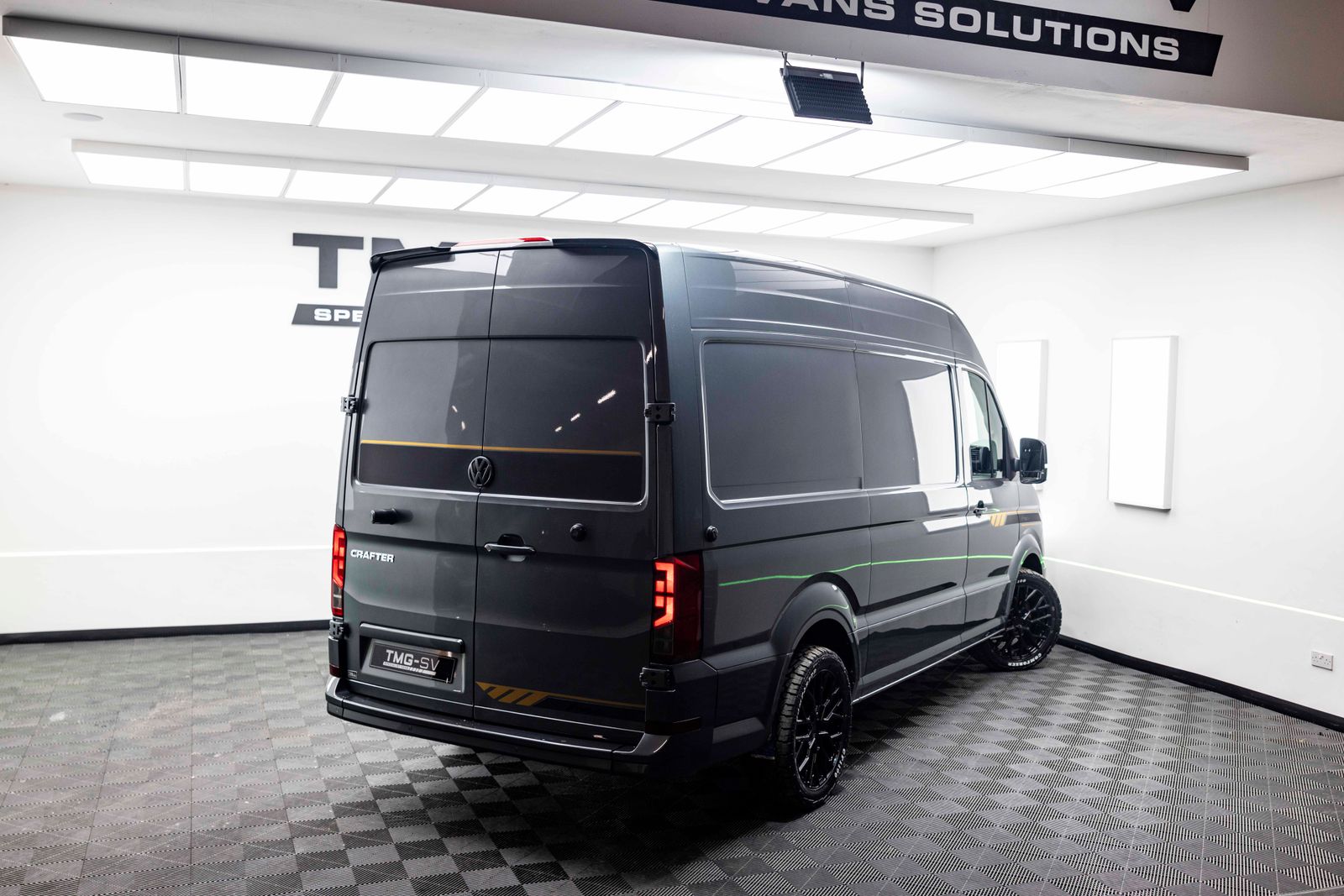 Volkswagen Crafter 2.0 TDI CRAFTER TMG R Trendline Panel Van 5dr Diesel Manual FWD MWB Euro 6 (s/s) (140 ps) 5dr Manual 2026