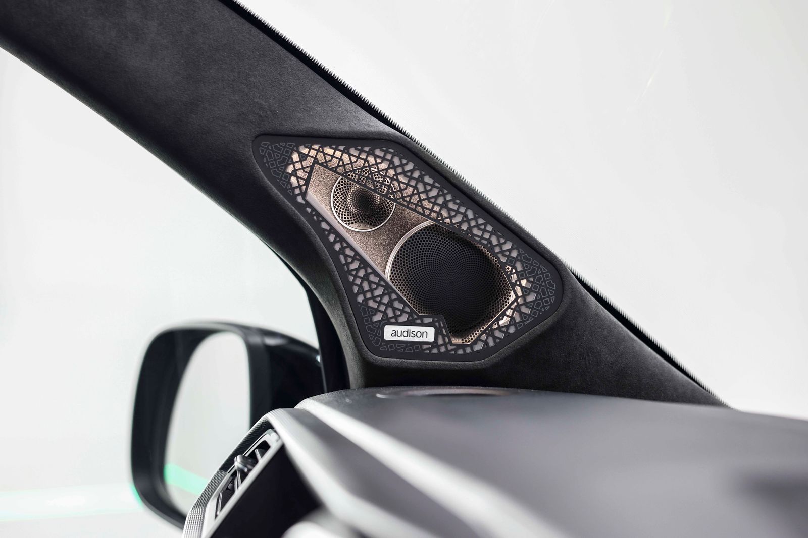 Volkswagen Transporter T6.1 2.0 BiTDI T32 Sportline Kombi Double Cab 5dr Diesel DSG FWD SWB Euro 6 (s/s) (204 ps) TMG R SHOWVAN 5dr Automatic 2026