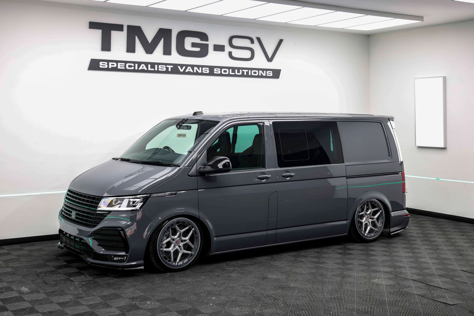 Volkswagen Transporter T6.1 2.0 BiTDI T32 Sportline Kombi Double Cab 5dr Diesel DSG FWD SWB Euro 6 (s/s) (204 ps) TMG R SHOWVAN 5dr Automatic 2026