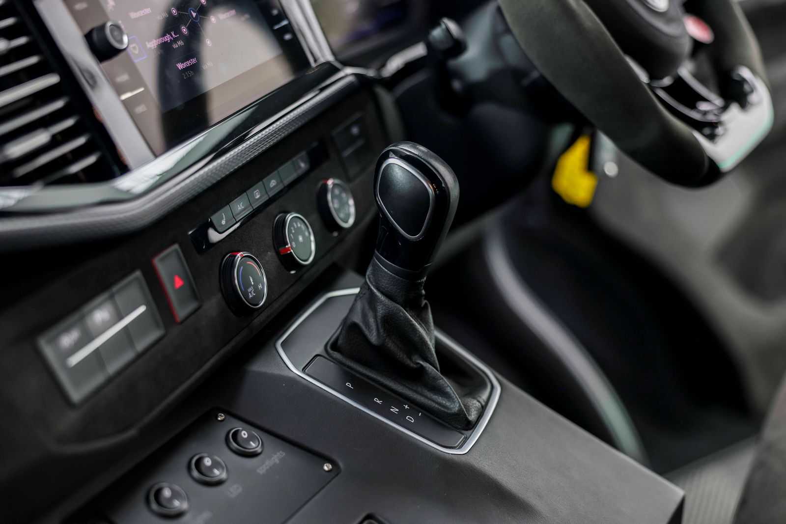 Volkswagen Transporter T6.1 2.0 BiTDI T32 Sportline Kombi Double Cab 5dr Diesel DSG FWD SWB Euro 6 (s/s) (204 ps) TMG R SHOWVAN 5dr Automatic 2026