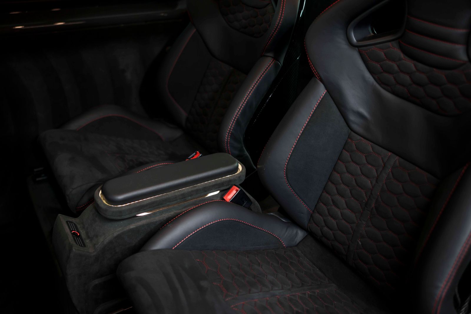 Volkswagen Transporter T6.1 2.0 BiTDI T32 Sportline Kombi Double Cab 5dr Diesel DSG FWD SWB Euro 6 (s/s) (204 ps) TMG R SHOWVAN 5dr Automatic 2026