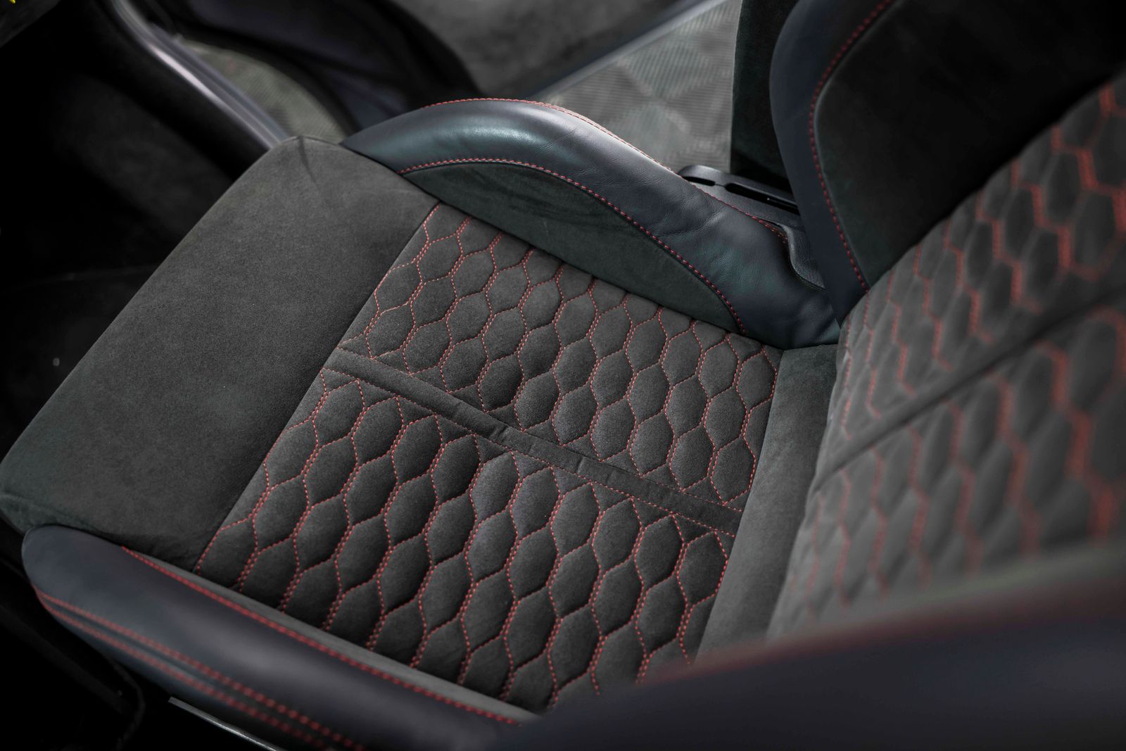 Volkswagen Transporter T6.1 2.0 BiTDI T32 Sportline Kombi Double Cab 5dr Diesel DSG FWD SWB Euro 6 (s/s) (204 ps) TMG R SHOWVAN 5dr Automatic 2026