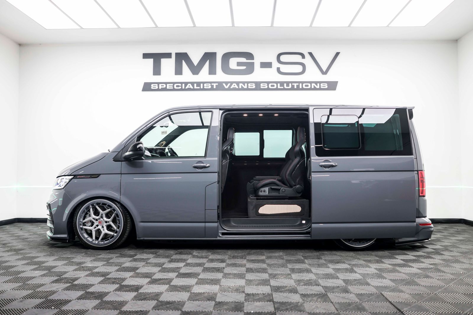 Volkswagen Transporter T6.1 2.0 BiTDI T32 Sportline Kombi Double Cab 5dr Diesel DSG FWD SWB Euro 6 (s/s) (204 ps) TMG R SHOWVAN 5dr Automatic 2026