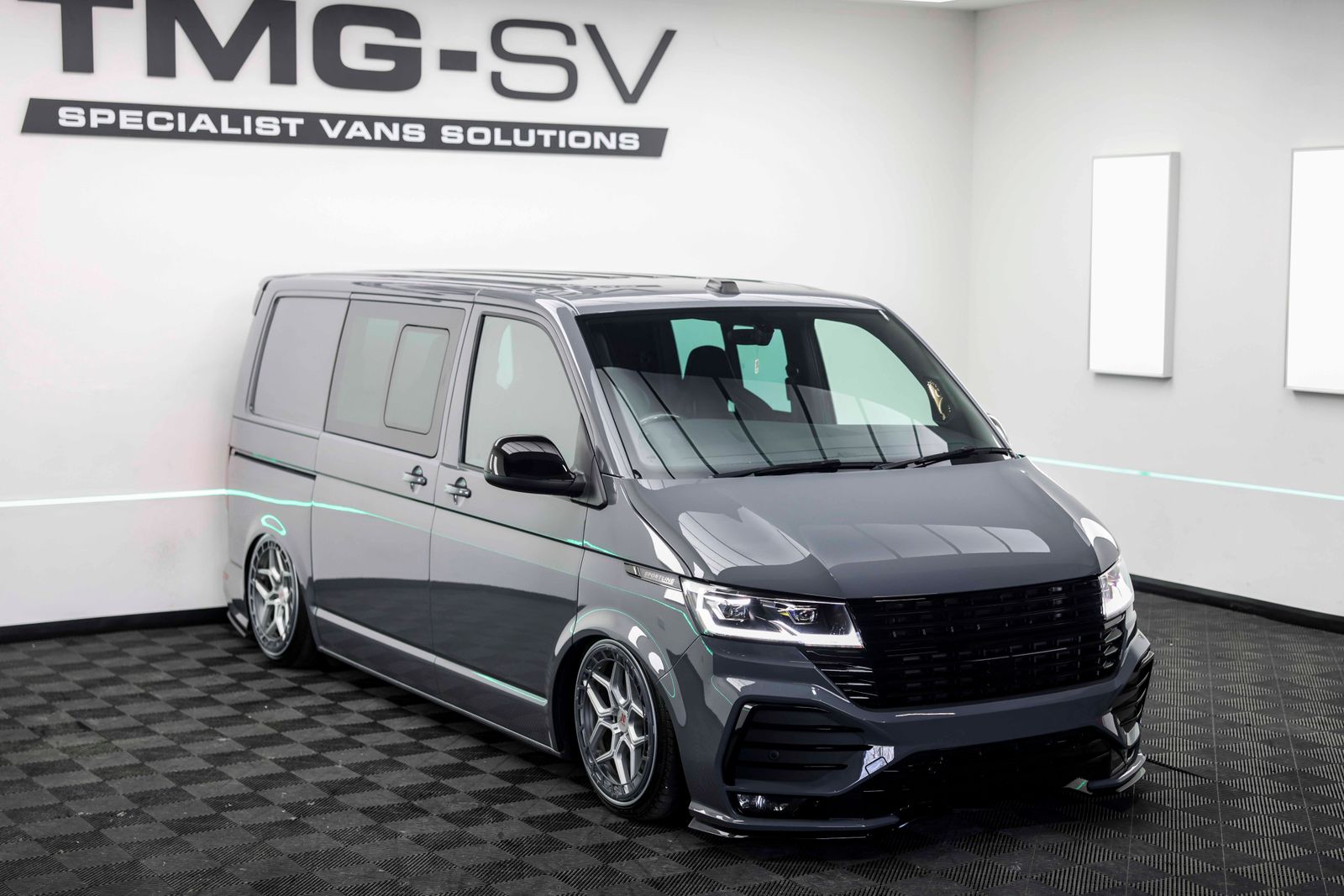 Volkswagen Transporter T6.1 2.0 BiTDI T32 Sportline Kombi Double Cab 5dr Diesel DSG FWD SWB Euro 6 (s/s) (204 ps) TMG R SHOWVAN 5dr Automatic 2026