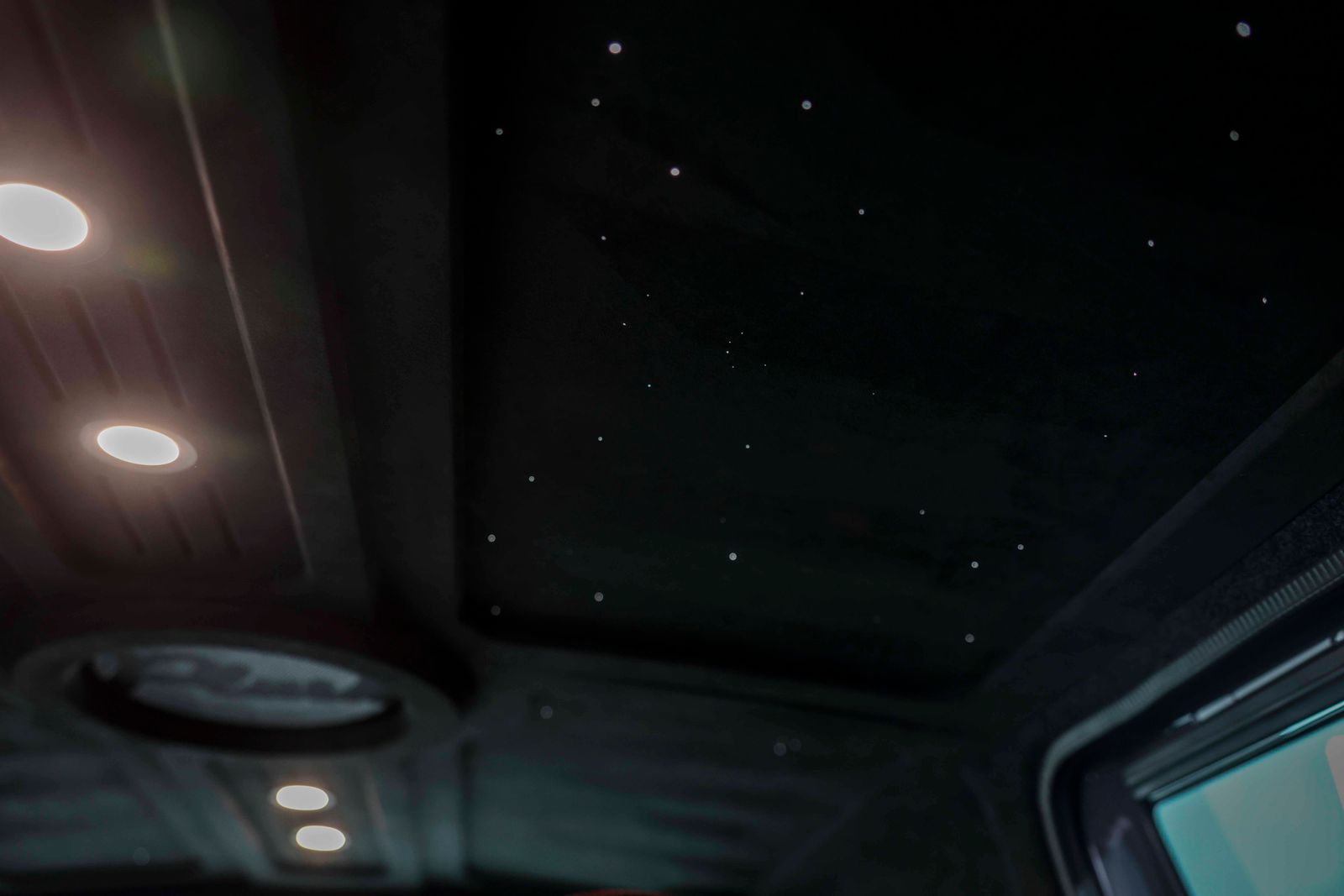 Volkswagen Transporter T6.1 2.0 BiTDI T32 Sportline Kombi Double Cab 5dr Diesel DSG FWD SWB Euro 6 (s/s) (204 ps) TMG R SHOWVAN 5dr Automatic 2026