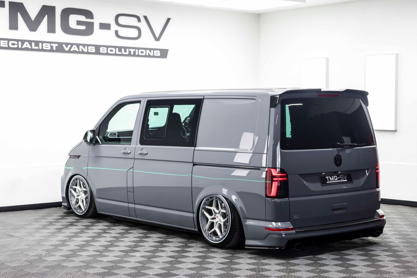 Volkswagen Transporter T6.1 2.0 BiTDI T32 Sportline Kombi Double Cab 5dr Diesel DSG FWD SWB Euro 6 (s/s) (204 ps) TMG R SHOWVAN 5dr Automatic 2026