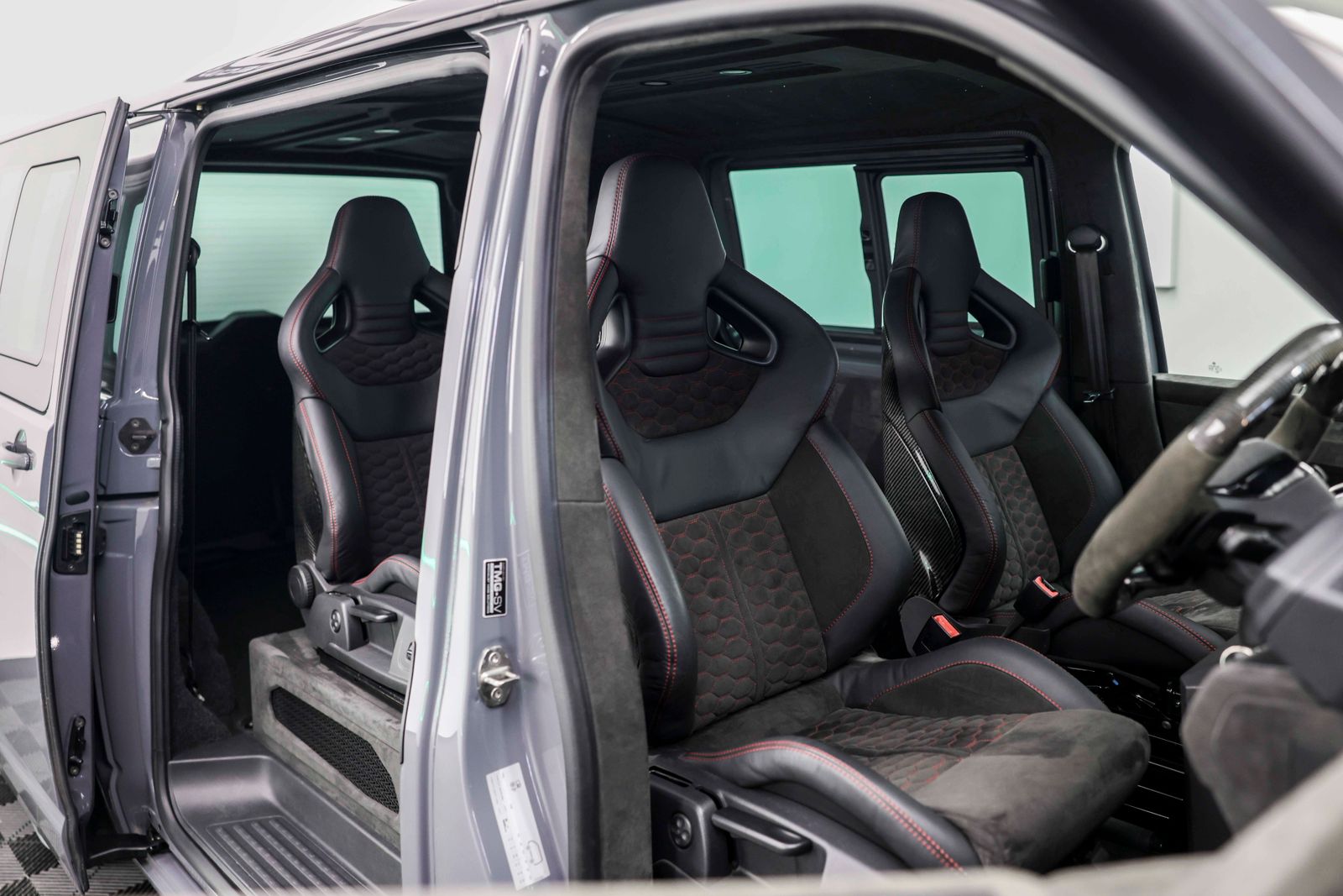 Volkswagen Transporter T6.1 2.0 BiTDI T32 Sportline Kombi Double Cab 5dr Diesel DSG FWD SWB Euro 6 (s/s) (204 ps) TMG R SHOWVAN 5dr Automatic 2026