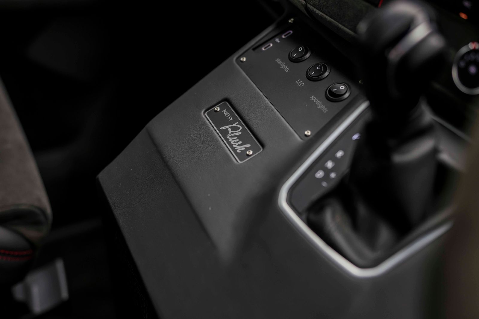 Volkswagen Transporter T6.1 2.0 BiTDI T32 Sportline Kombi Double Cab 5dr Diesel DSG FWD SWB Euro 6 (s/s) (204 ps) TMG R SHOWVAN 5dr Automatic 2026