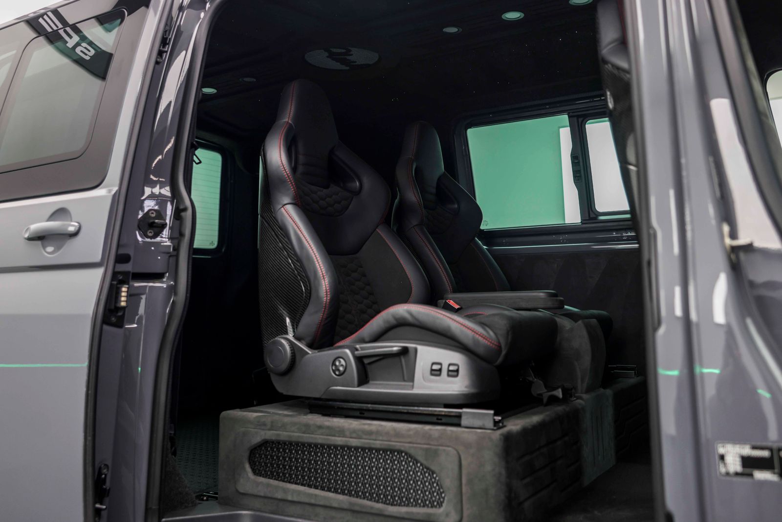 Volkswagen Transporter T6.1 2.0 BiTDI T32 Sportline Kombi Double Cab 5dr Diesel DSG FWD SWB Euro 6 (s/s) (204 ps) TMG R SHOWVAN 5dr Automatic 2026