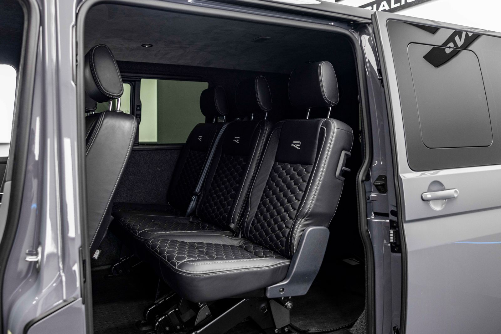 Volkswagen Transporter 2.0 TDI T32 Highline Kombi Double Cab 5dr Diesel DSG FWD SWB Euro 6 (s/s) (150 ps) 5dr Automatic 2026