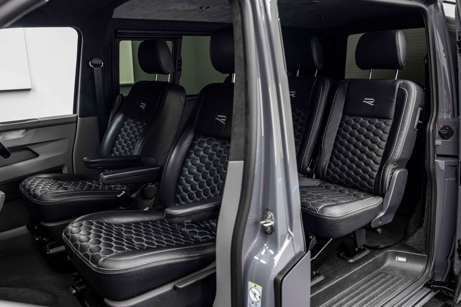 Volkswagen Transporter 2.0 TDI T32 Highline Kombi Double Cab 5dr Diesel DSG FWD SWB Euro 6 (s/s) (150 ps) 5dr Automatic 2026