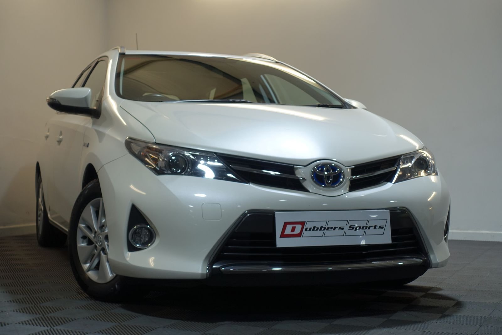 Driven: Toyota Auris 1.8 VVT-I Hybrid