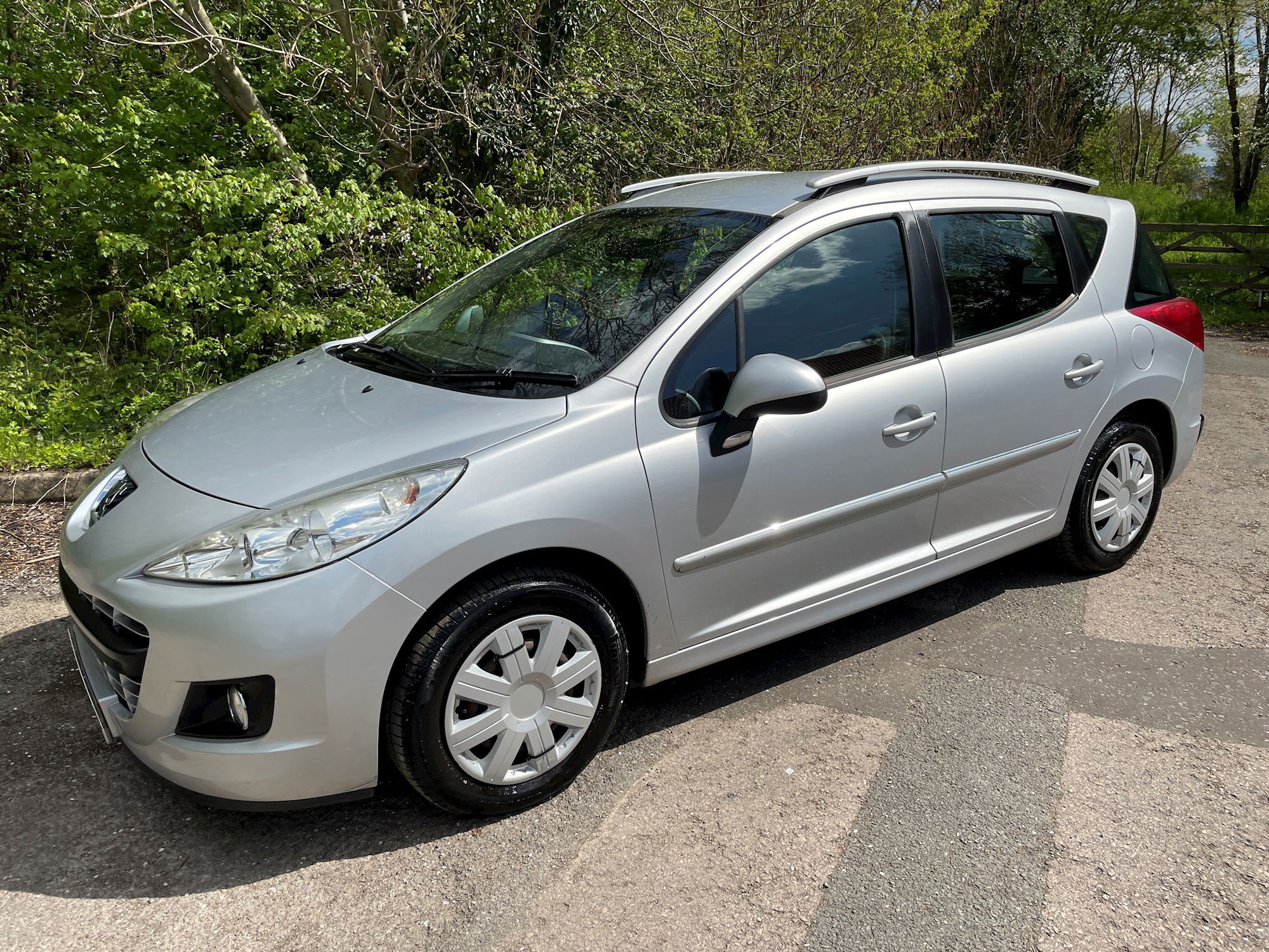 Avenue automobiles - PEUGEOT-207- 1.6 HDi 16V - 110 BERLINE