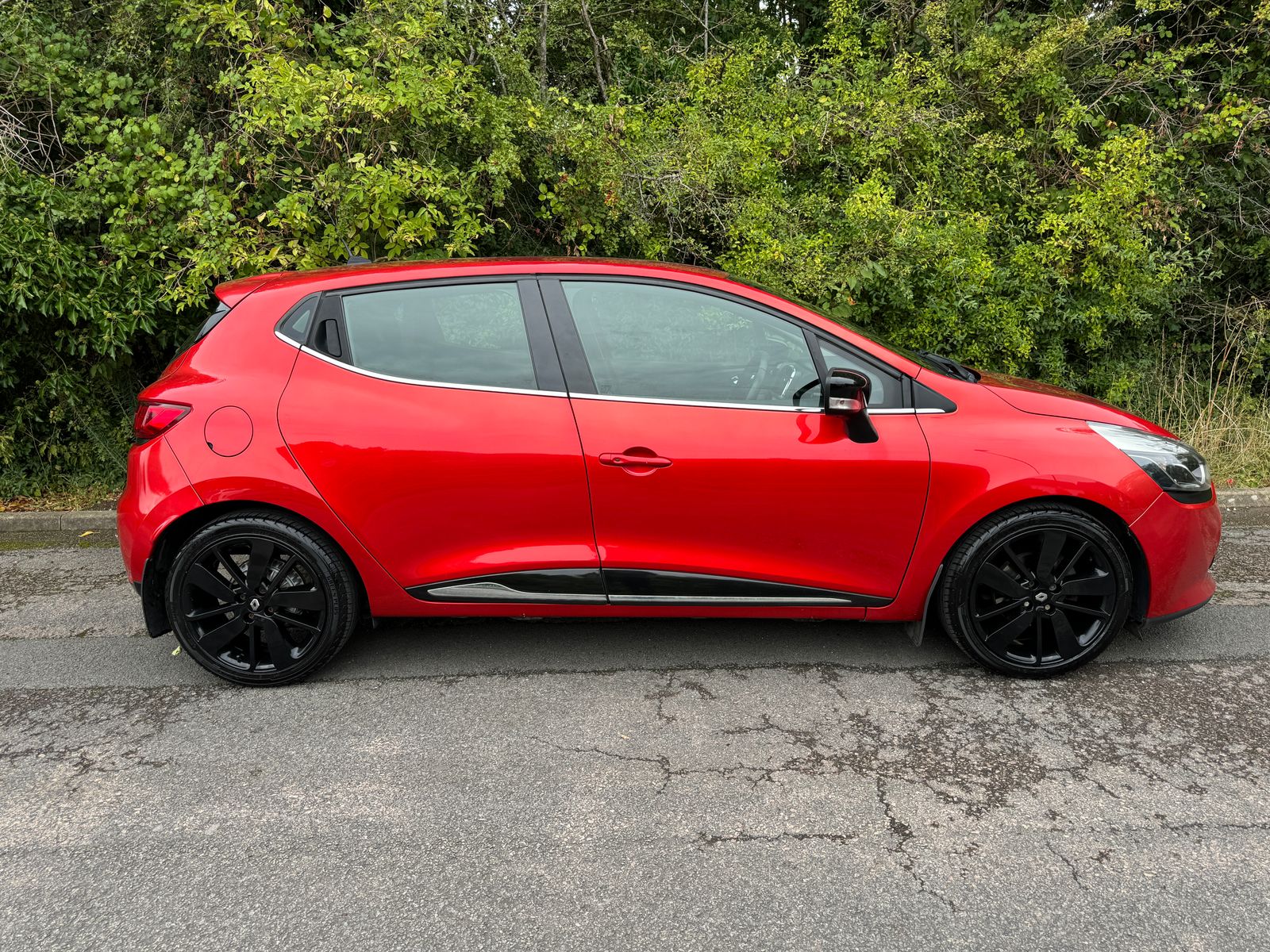 Used Renault Clio 0.9 TCe Dynamique S MediaNav Hatchback 5dr Used Renault Clio 0.9 TCe Dynamique S MediaNav Hatchback 5dr