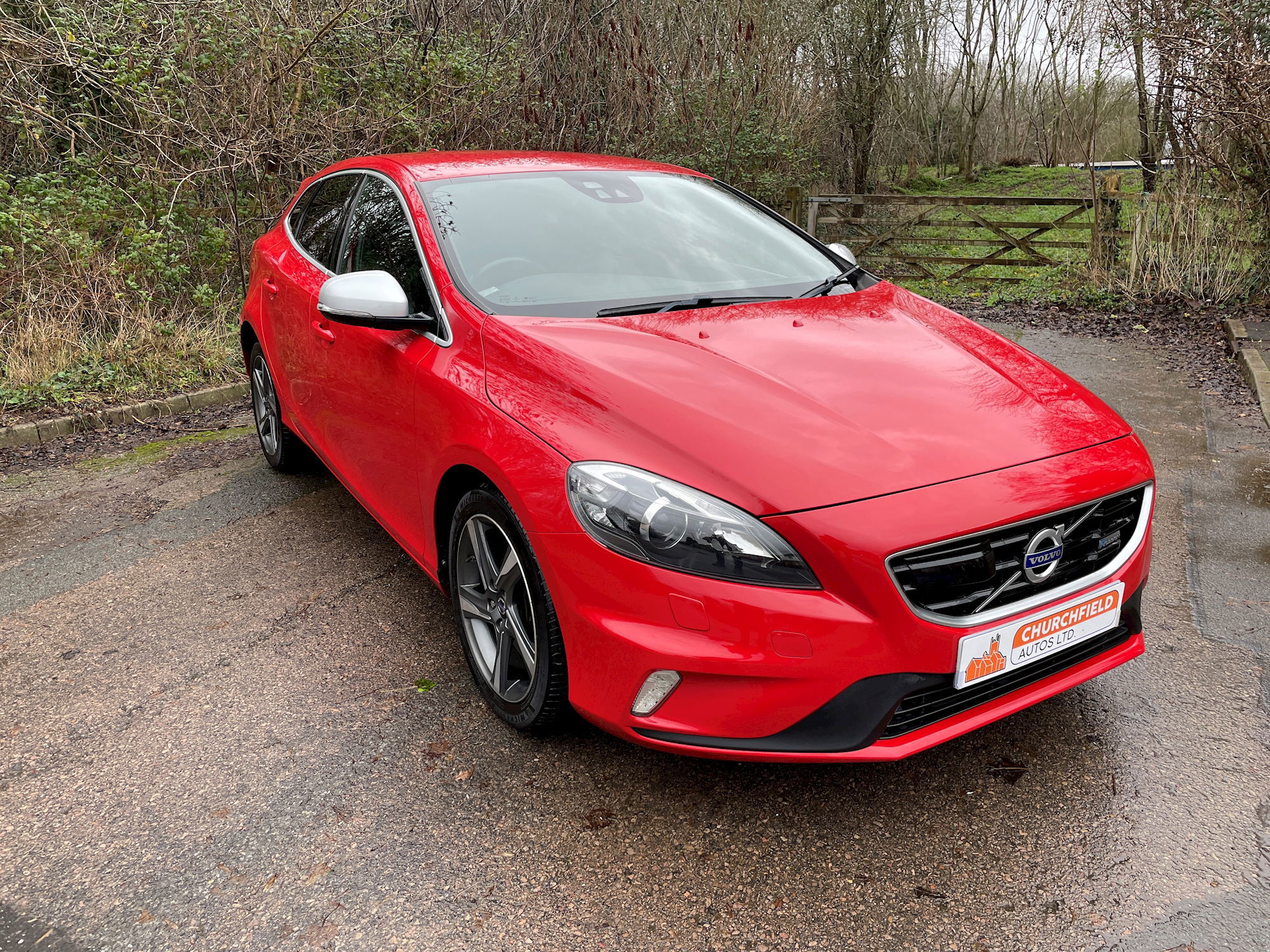 Used Volvo V40 D3 R-DESIGN NAV PLUS 2017 5dr Automatic (KV17HCL)