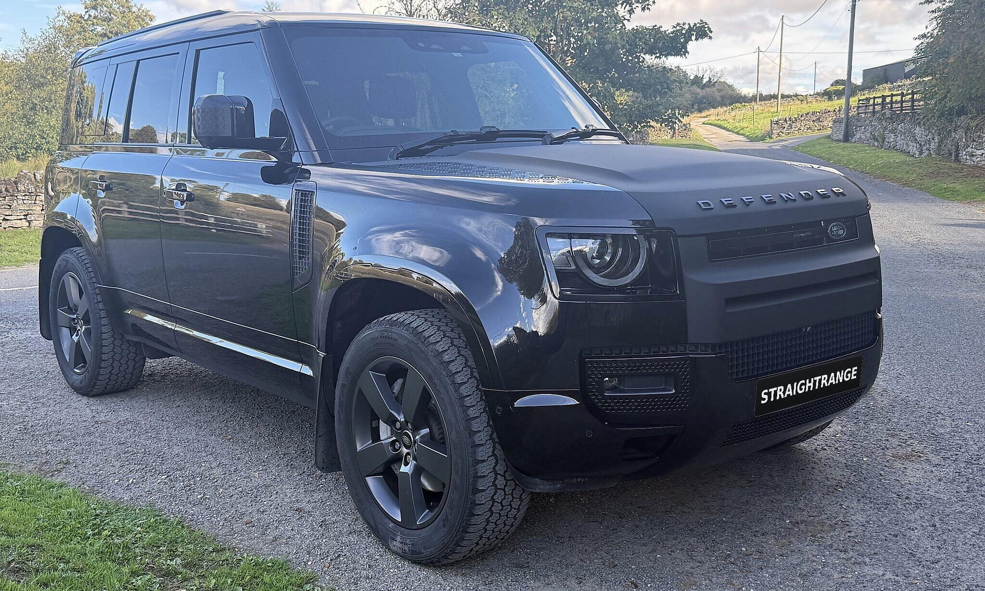 Land Rover DEFENDER 110 3.0 D300 MHEV X-Dynamic HSE Auto 4WD Euro 6 (s/s) 5dr