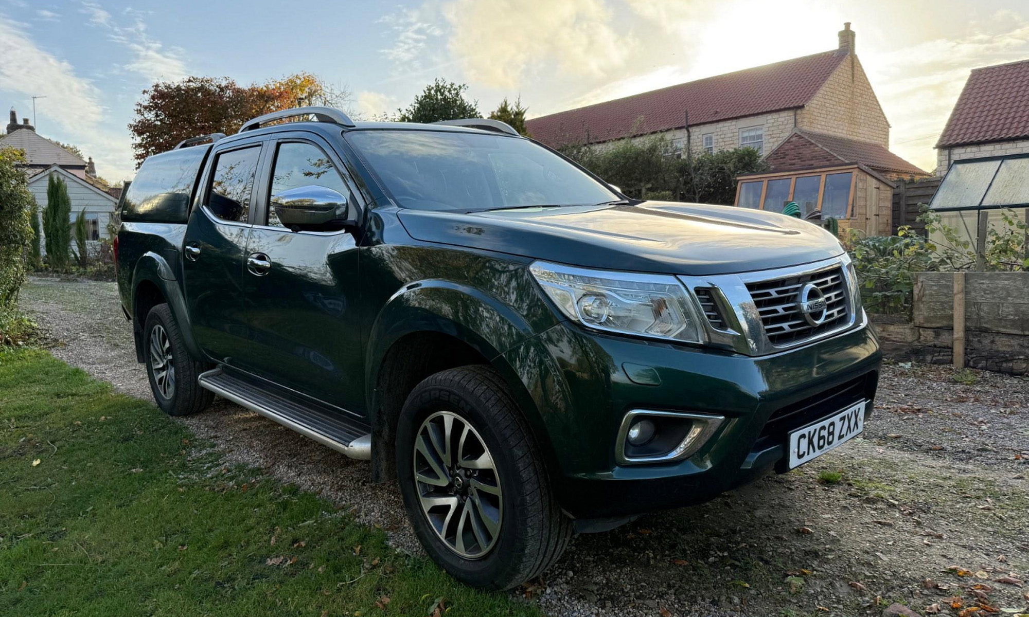 Nissan Navara 2.3 dCi Tekna Auto 4WD Euro 6 4dr