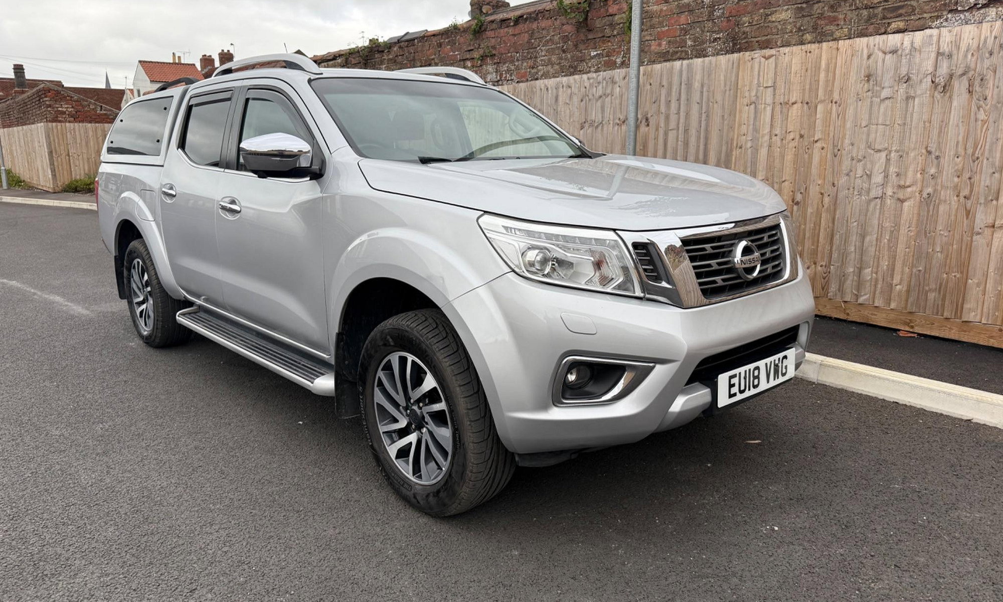 Nissan Navara 2.3 dCi Tekna Auto 4WD Euro 6 4dr