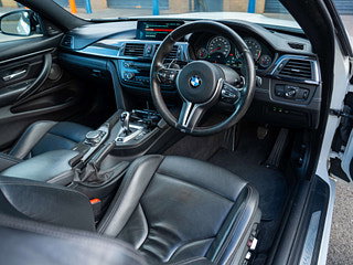 2016 BMW M4 in Alpine White, photo 3