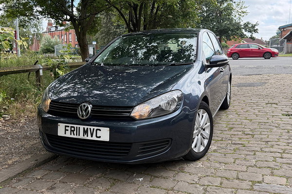 VOLKSWAGEN Golf - Detail 1