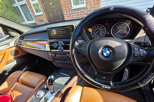 BMW X5 - Main Image