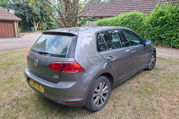 VOLKSWAGEN Golf - Detail 1