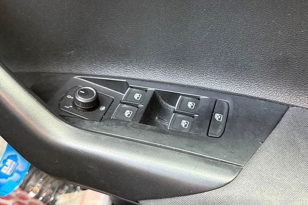 VOLKSWAGEN Polo - Detail 1