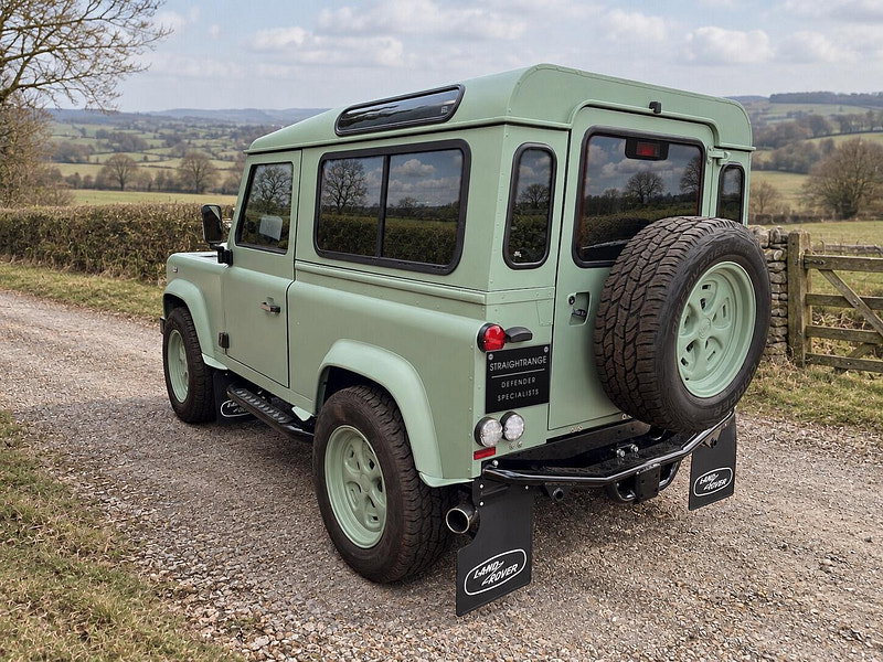 Land Rover Defender 90 2.2 TDCi XS Hard Top SUV 3dr Diesel Manual 4WD SWB Euro 5 (122 ps)