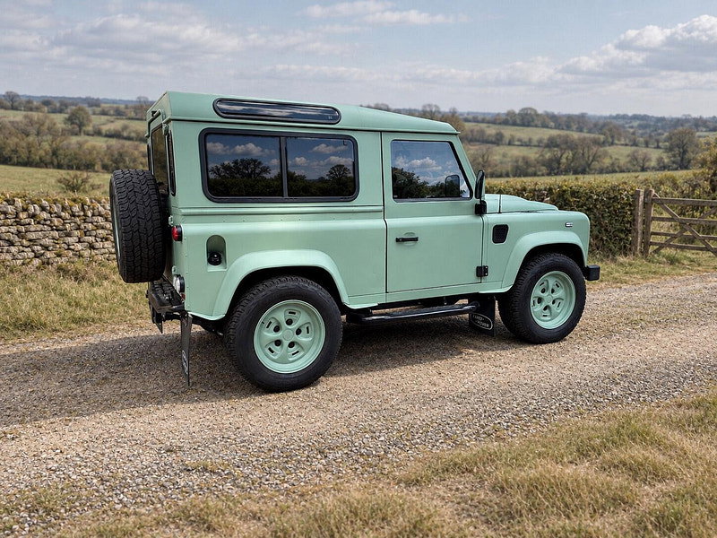 Land Rover Defender 90 2.2 TDCi XS Hard Top SUV 3dr Diesel Manual 4WD SWB Euro 5 (122 ps)