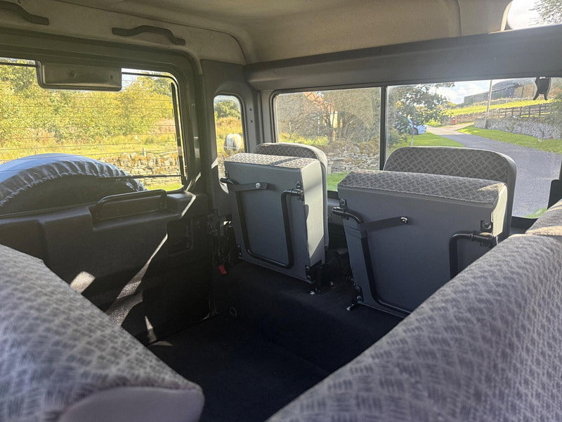 Land Rover DEFENDER 110 2.5 TD5 County Station Wagon 5dr