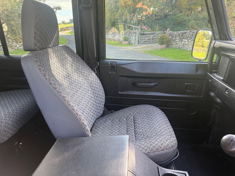Land Rover DEFENDER 110 2.5 TD5 County Station Wagon 5dr